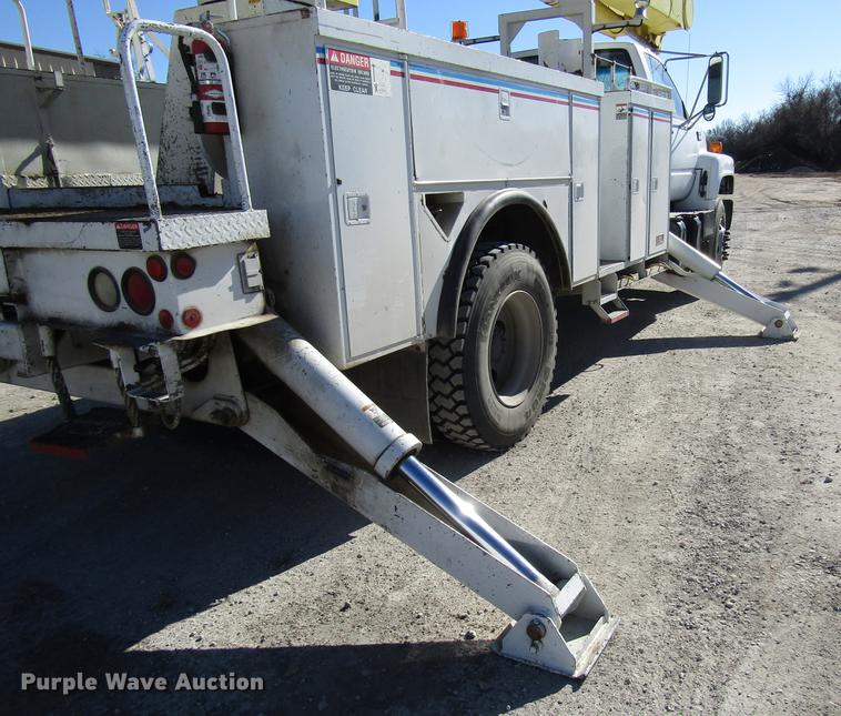 image for item DD3834 1997 Chevrolet C7500 bucket truck