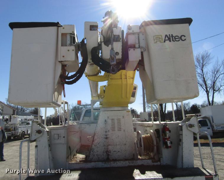 image for item DD3834 1997 Chevrolet C7500 bucket truck
