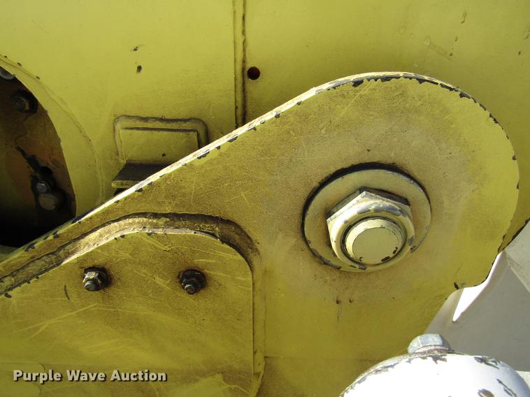 image for item DD3834 1997 Chevrolet C7500 bucket truck