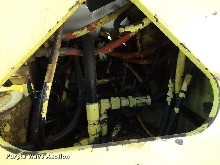 image for item DD3834 1997 Chevrolet C7500 bucket truck