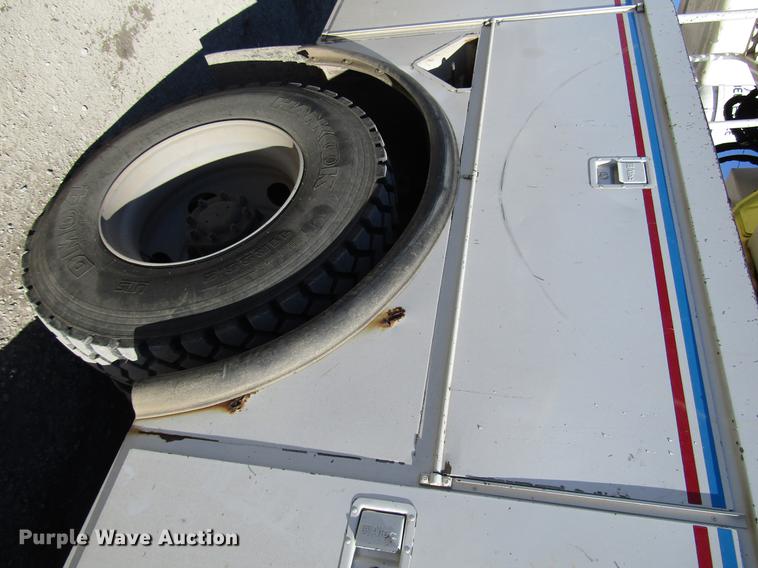 image for item DD3834 1997 Chevrolet C7500 bucket truck