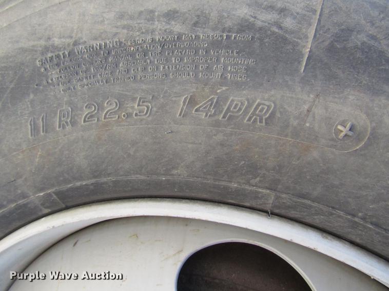 image for item DD3834 1997 Chevrolet C7500 bucket truck