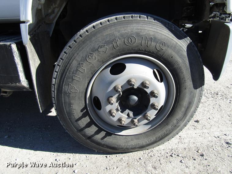 image for item DD3834 1997 Chevrolet C7500 bucket truck