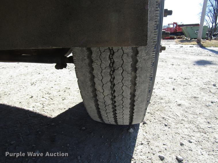 image for item DD3834 1997 Chevrolet C7500 bucket truck