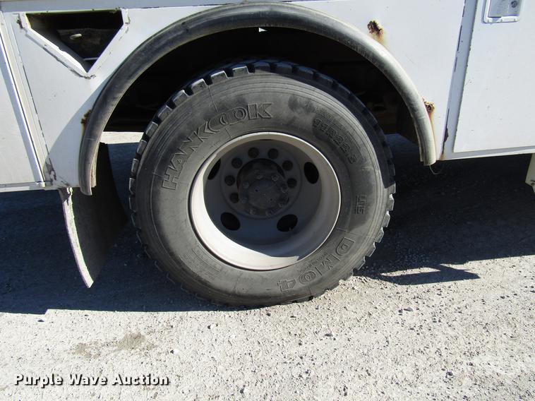 image for item DD3834 1997 Chevrolet C7500 bucket truck