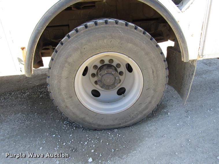 image for item DD3834 1997 Chevrolet C7500 bucket truck