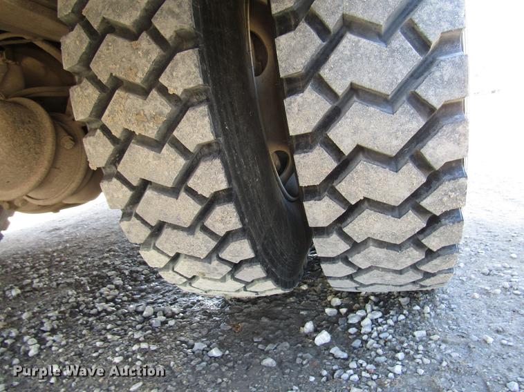 image for item DD3834 1997 Chevrolet C7500 bucket truck