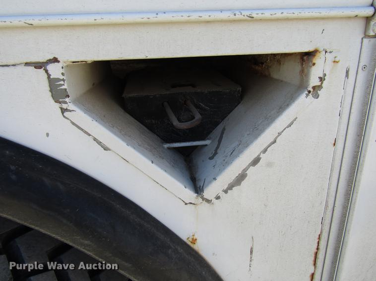 image for item DD3834 1997 Chevrolet C7500 bucket truck