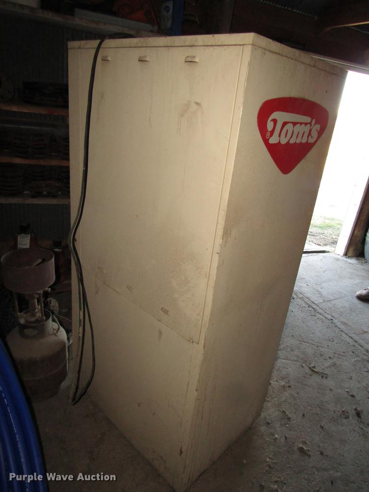 image for item DD3845 Vending machine