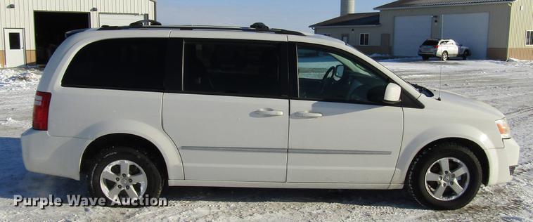 image for item DD3882 2010 Dodge Grand Caravan van