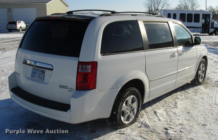 image for item DD3882 2010 Dodge Grand Caravan van