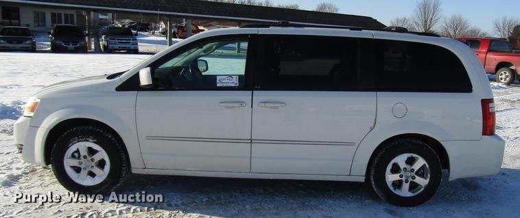 image for item DD3882 2010 Dodge Grand Caravan van
