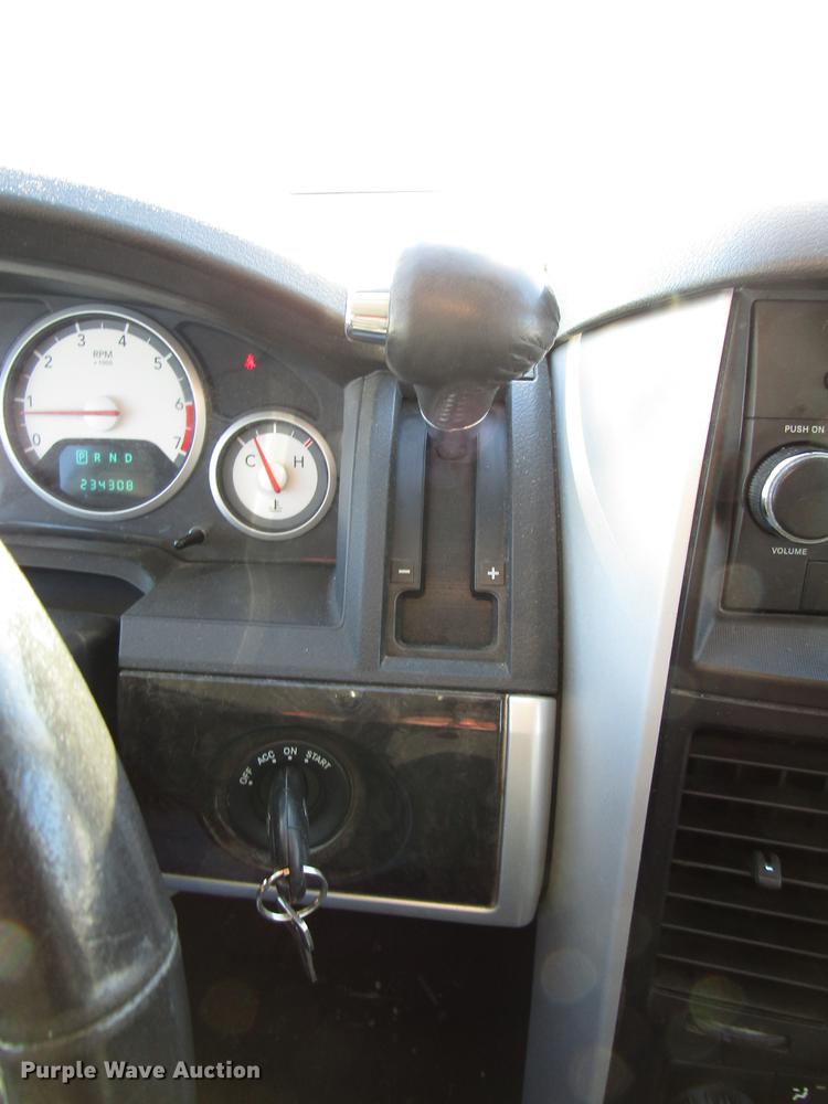 image for item DD3882 2010 Dodge Grand Caravan van