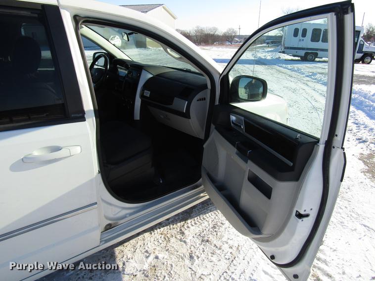 image for item DD3882 2010 Dodge Grand Caravan van