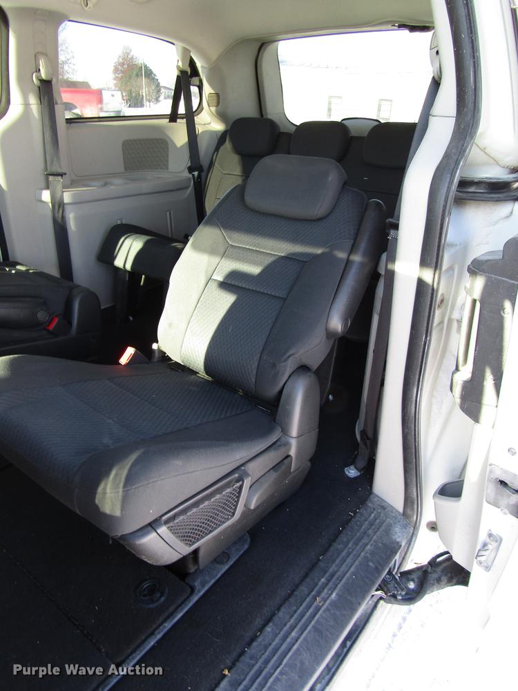 image for item DD3882 2010 Dodge Grand Caravan van