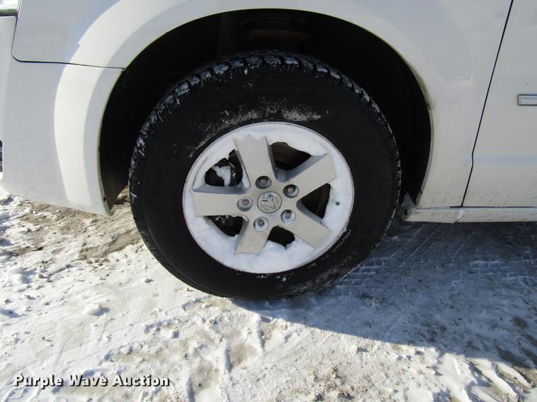 image for item DD3882 2010 Dodge Grand Caravan van