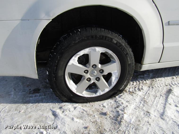 image for item DD3882 2010 Dodge Grand Caravan van