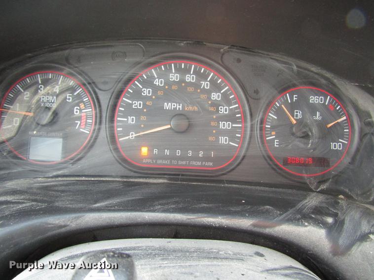 image for item DD3883 2004 Pontiac Montana van