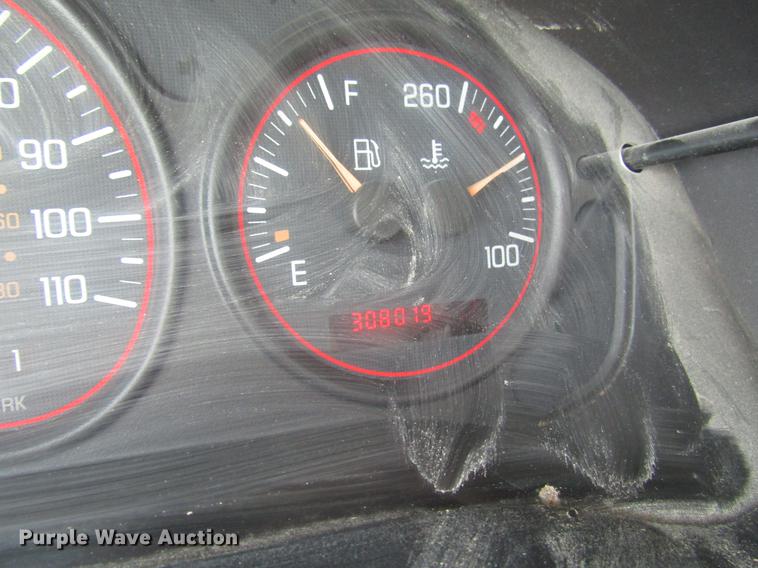 image for item DD3883 2004 Pontiac Montana van