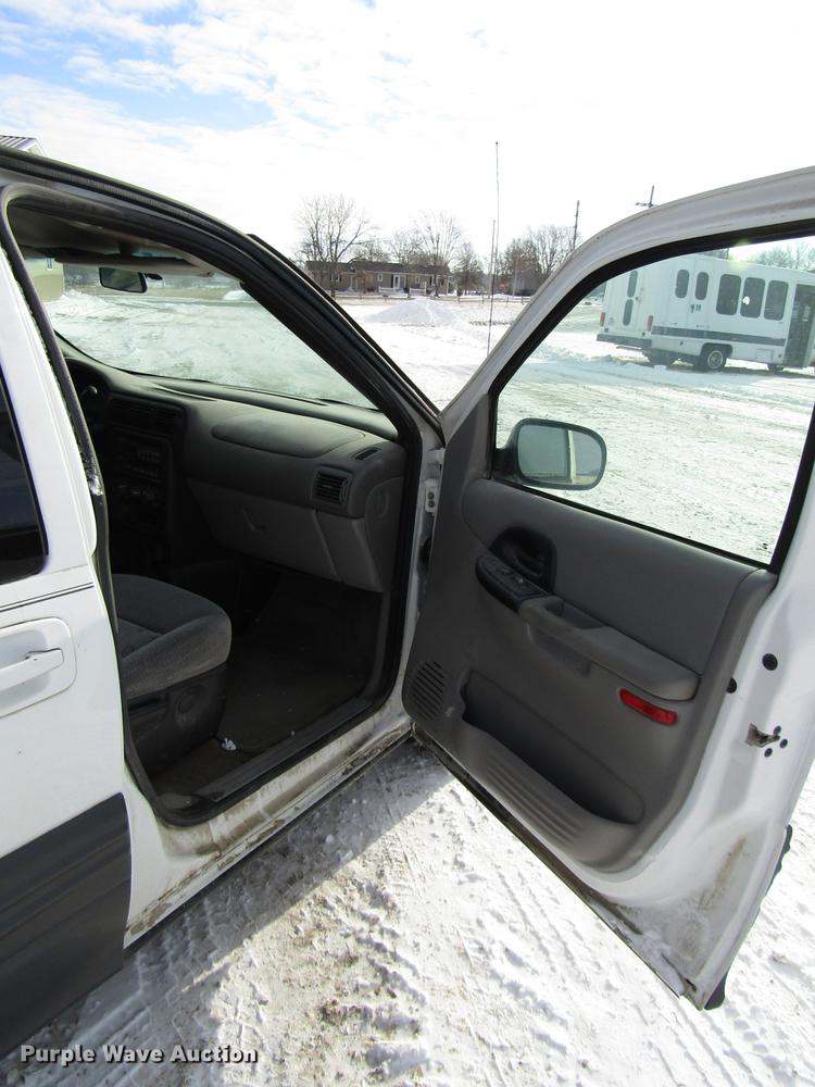 image for item DD3883 2004 Pontiac Montana van