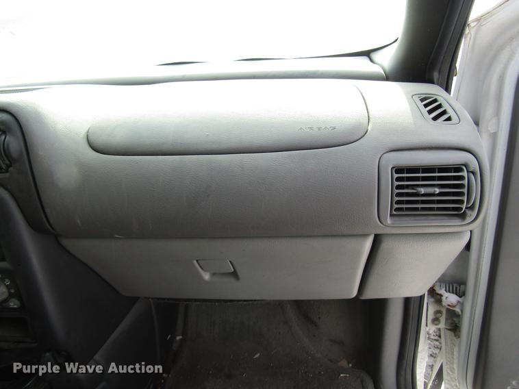 image for item DD3883 2004 Pontiac Montana van