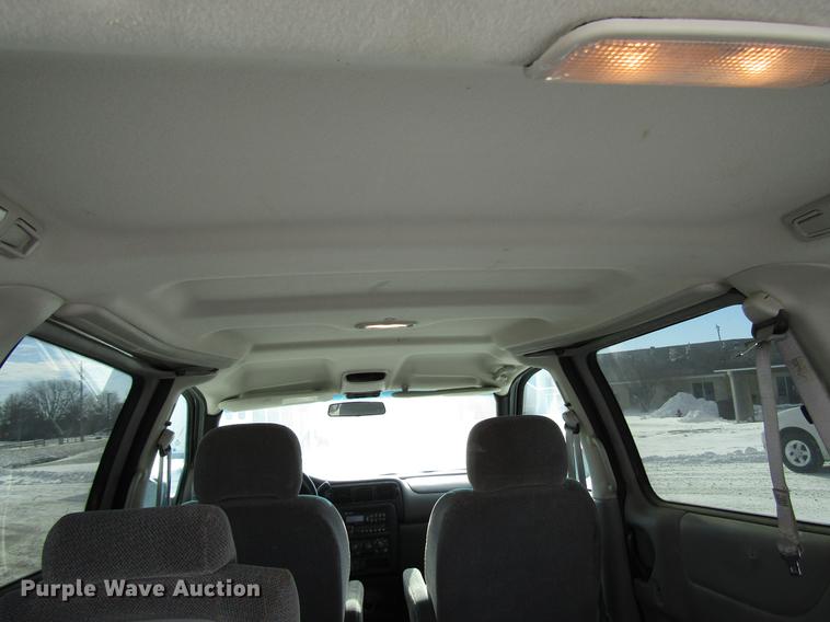 image for item DD3883 2004 Pontiac Montana van