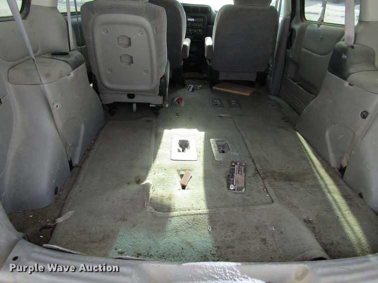 image for item DD3883 2004 Pontiac Montana van