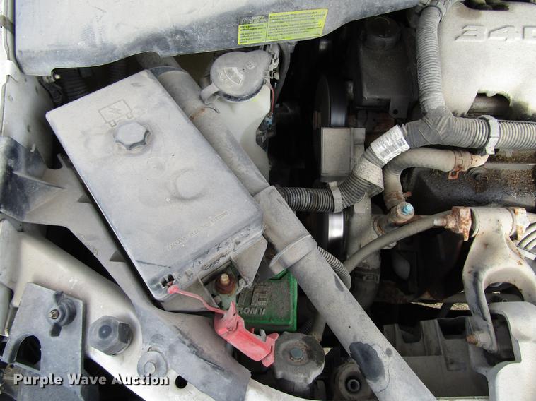 image for item DD3883 2004 Pontiac Montana van