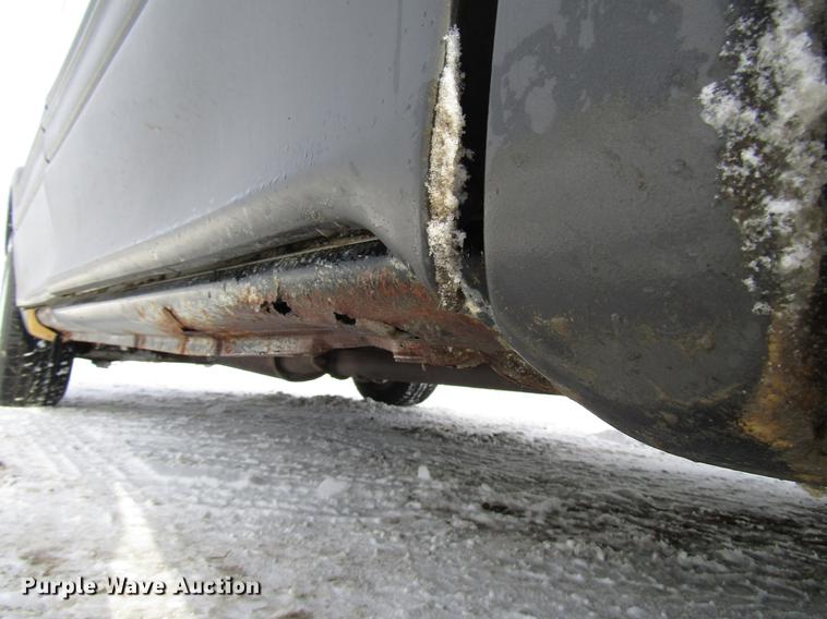 image for item DD3883 2004 Pontiac Montana van