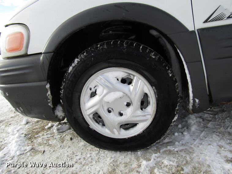 image for item DD3883 2004 Pontiac Montana van