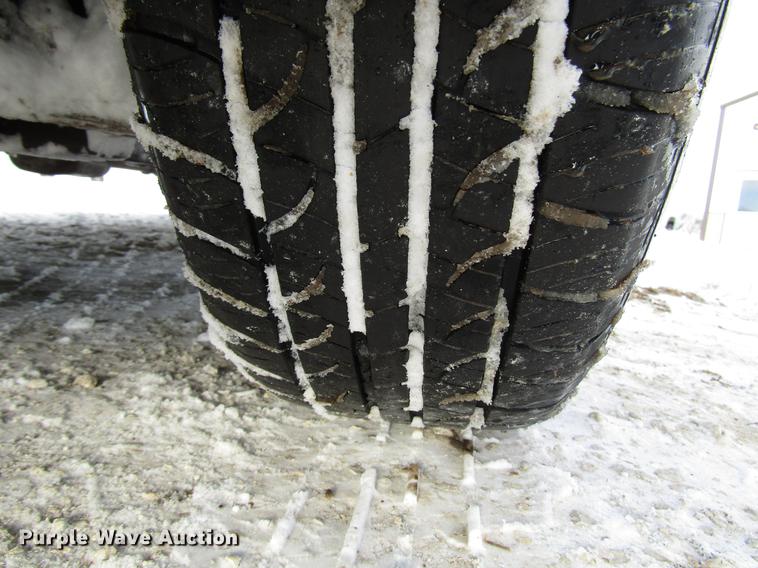 image for item DD3883 2004 Pontiac Montana van