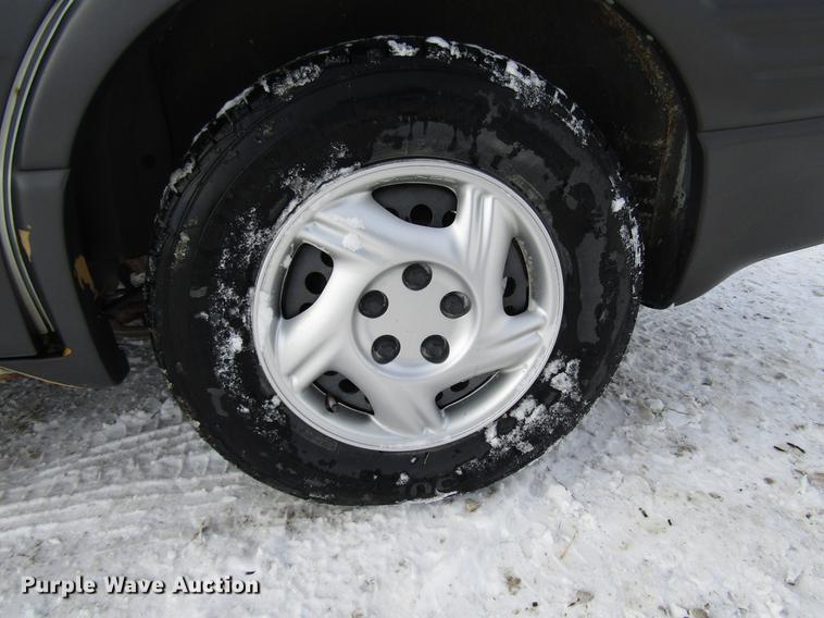 image for item DD3883 2004 Pontiac Montana van