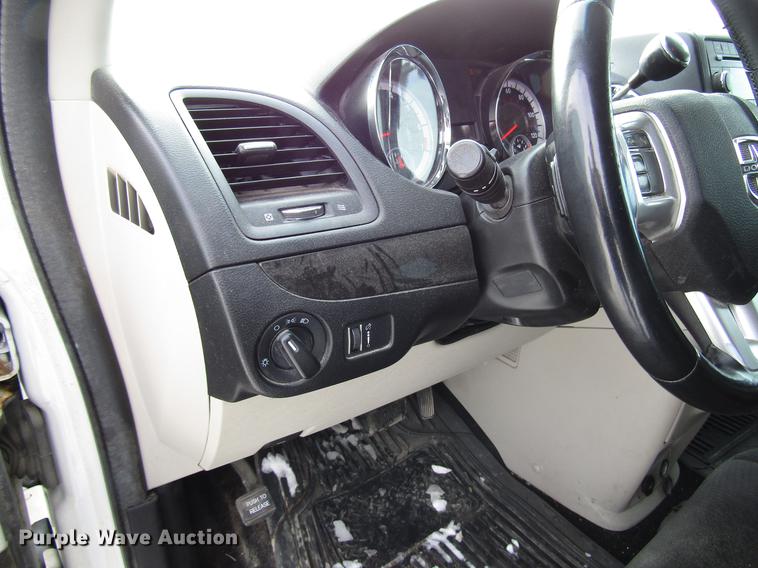image for item DD3884 2013 Dodge Grand Caravan van