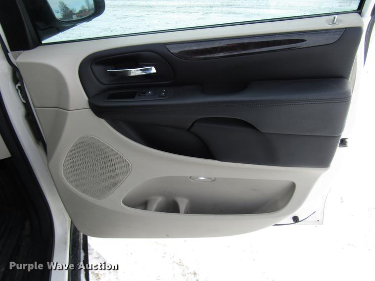 image for item DD3884 2013 Dodge Grand Caravan van