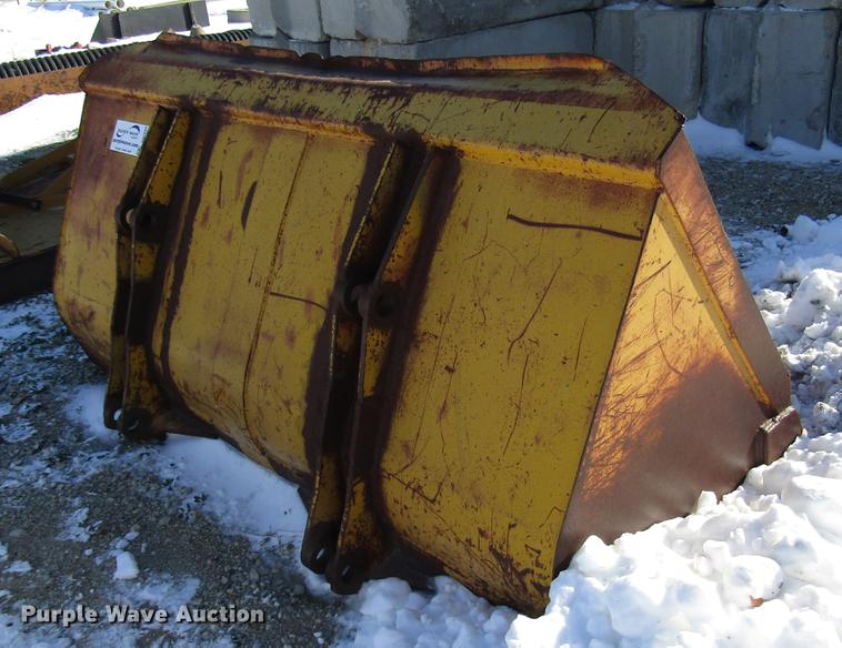 image for item DD3888 Case W14B wheel loader bucket