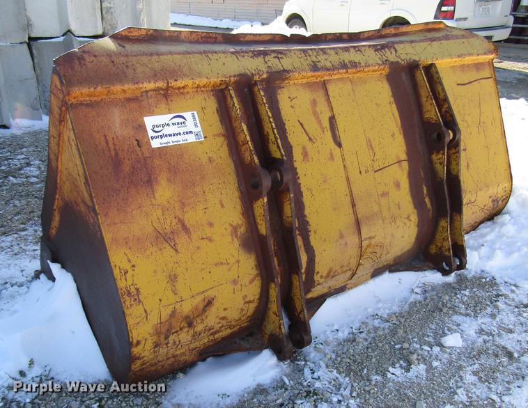image for item DD3888 Case W14B wheel loader bucket