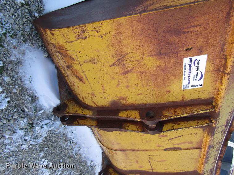 image for item DD3888 Case W14B wheel loader bucket