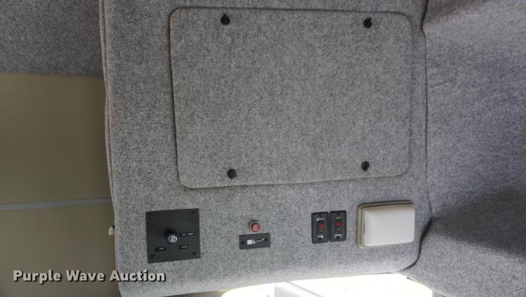 image for item DD6438 2002 Chevrolet Express G3500 shuttle bus