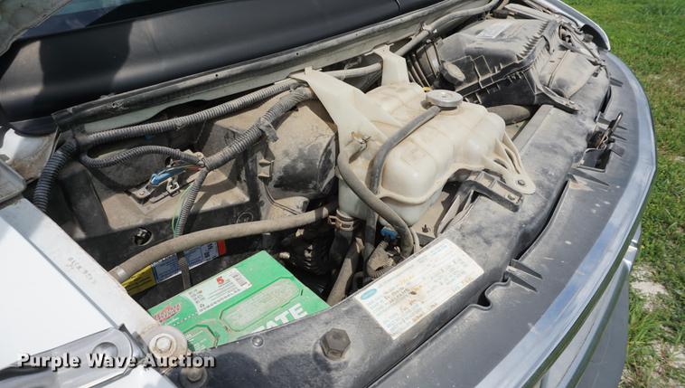 image for item DD6438 2002 Chevrolet Express G3500 shuttle bus