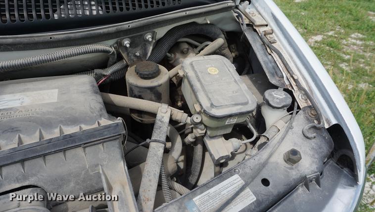 image for item DD6438 2002 Chevrolet Express G3500 shuttle bus