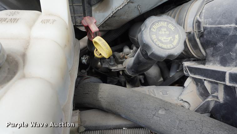 image for item DD6438 2002 Chevrolet Express G3500 shuttle bus