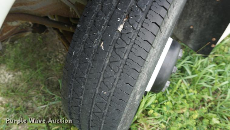 image for item DD6438 2002 Chevrolet Express G3500 shuttle bus