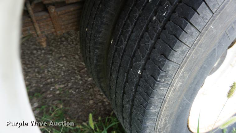 image for item DD6438 2002 Chevrolet Express G3500 shuttle bus