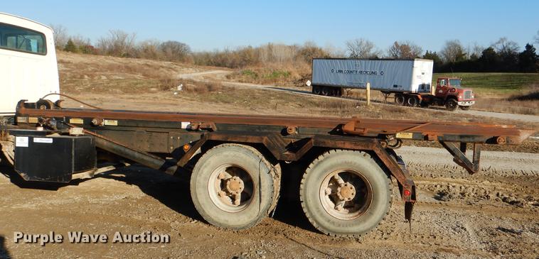 image for item DD8950 1997 Ford LT9000 rollback truck