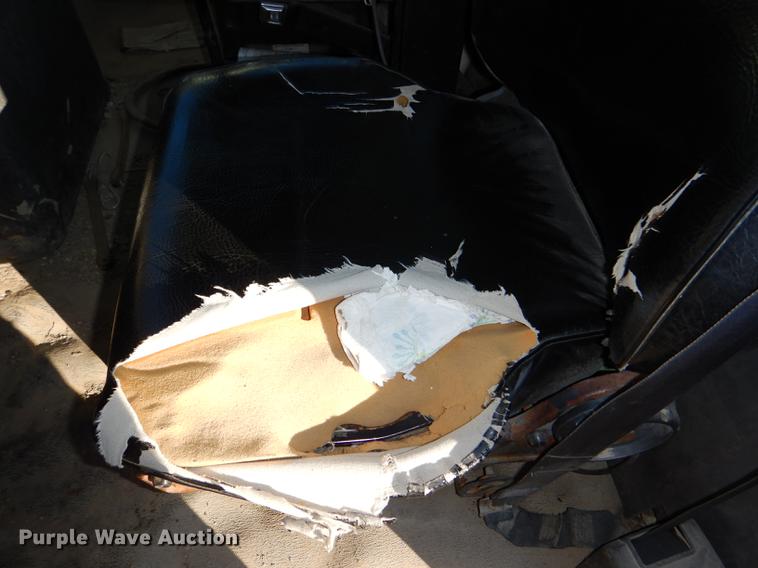 image for item DD8950 1997 Ford LT9000 rollback truck