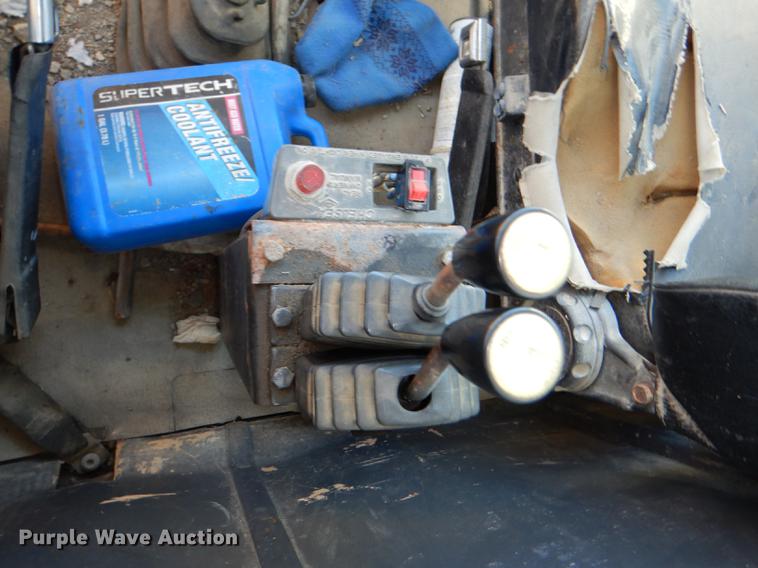 image for item DD8950 1997 Ford LT9000 rollback truck