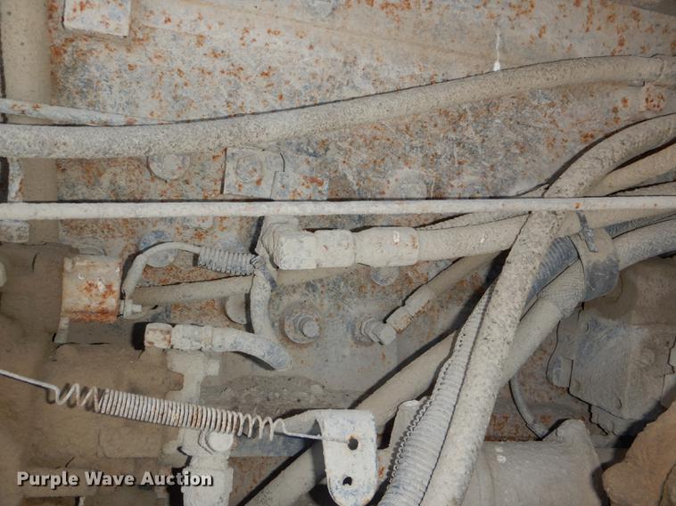 image for item DD8950 1997 Ford LT9000 rollback truck