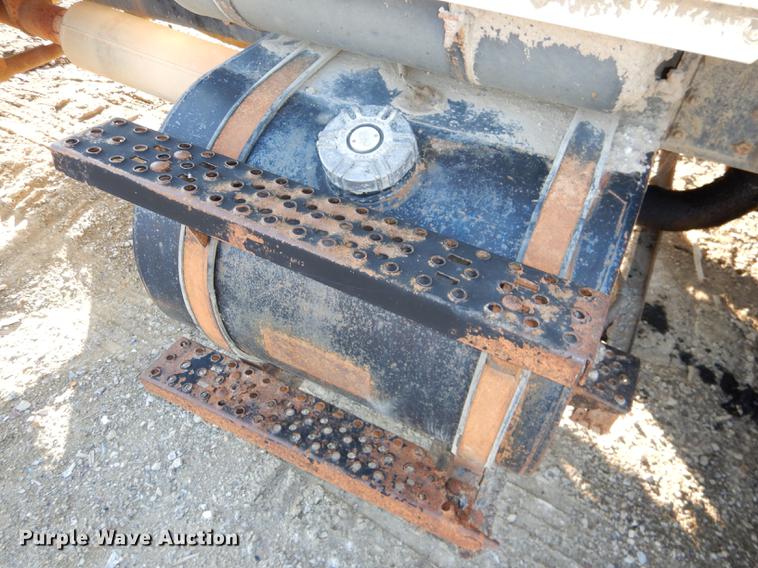 image for item DD8950 1997 Ford LT9000 rollback truck