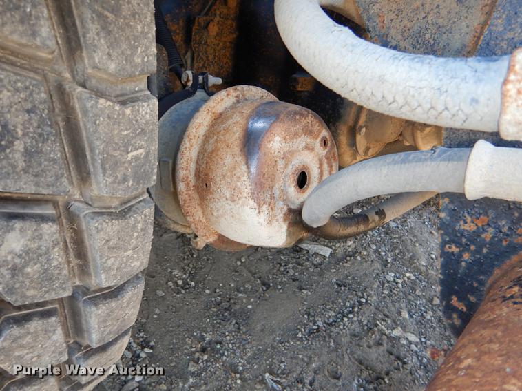 image for item DD8950 1997 Ford LT9000 rollback truck