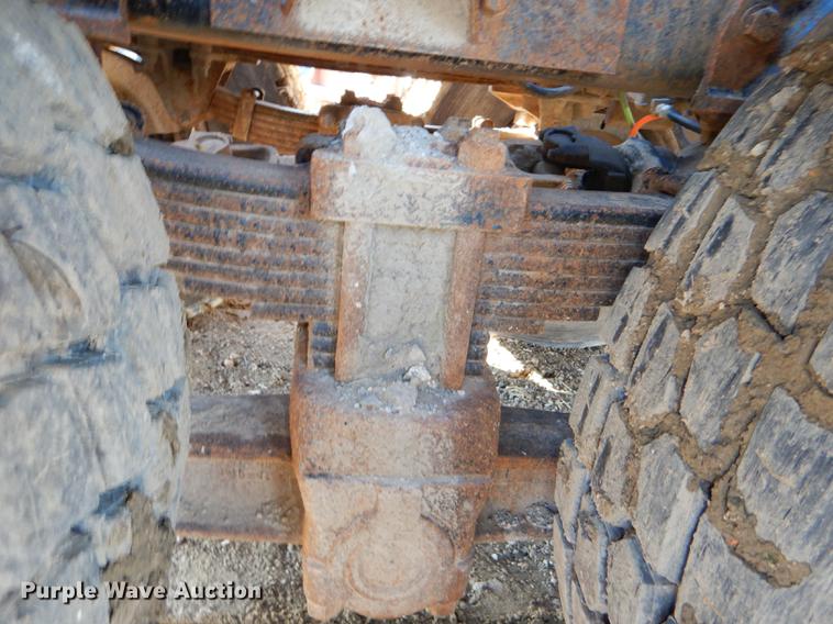 image for item DD8950 1997 Ford LT9000 rollback truck